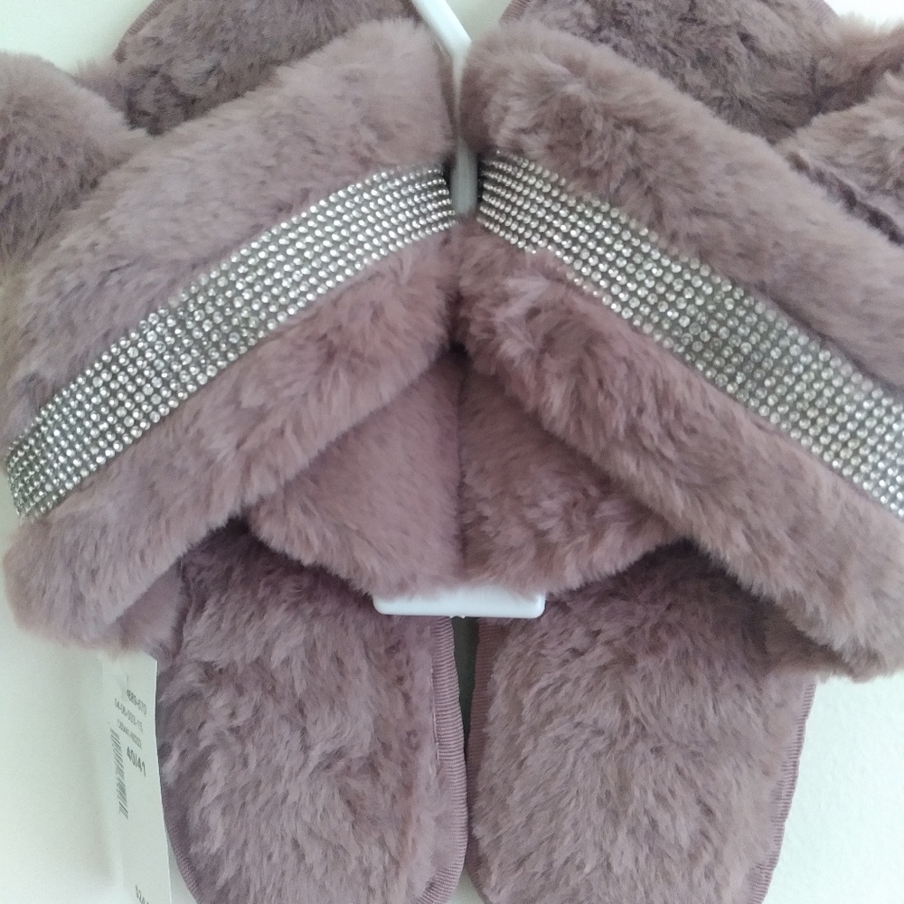 CLEO blush criss cross rhinestone House slippers, US 40/41, NEW - Picture 2 of 15